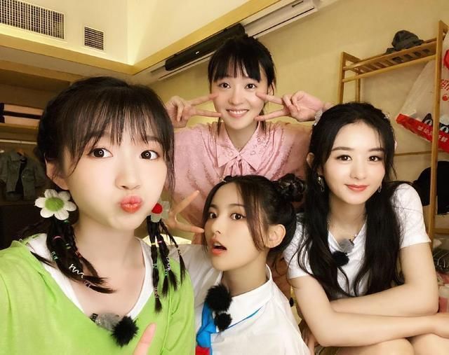 没想到|《中餐厅》收官,赵丽颖素颜上镜,没想到看着比21岁杨超越还嫩