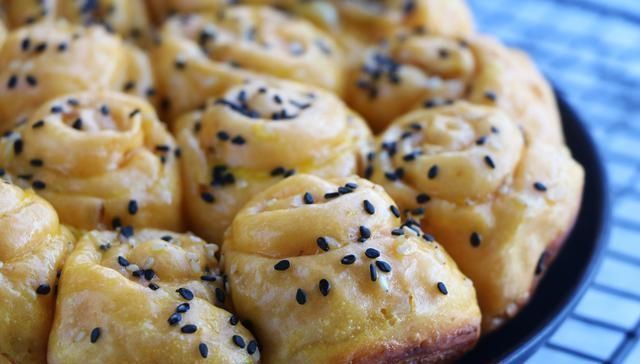  馒头|西红柿鸡蛋别炒着吃了，新吃法隔三差五就做，比馒头油条受欢迎