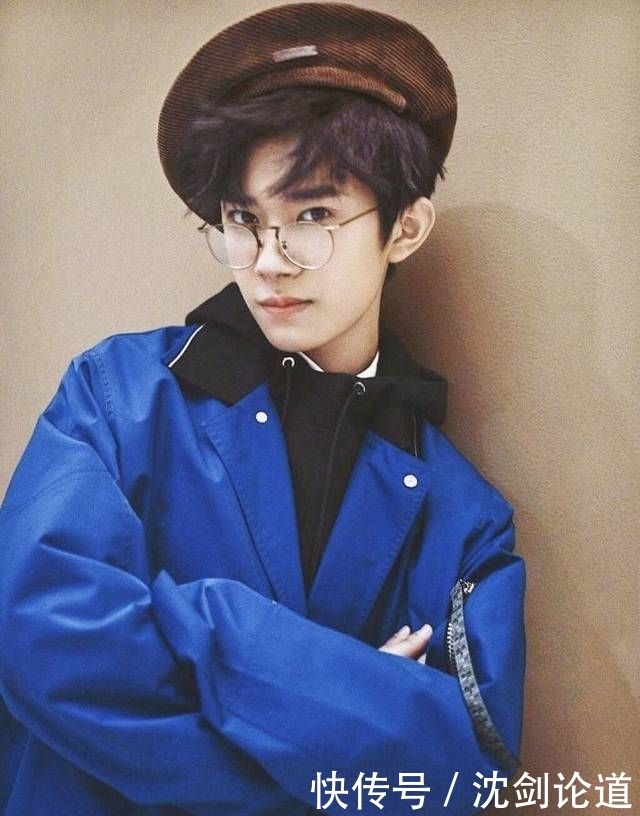 易烊千玺|尹正吃春饼登上热搜,吃一口却咀嚼121次,太适合做吃播!