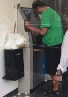 搞笑|搞笑GIF:单身30年,我什么没见过!