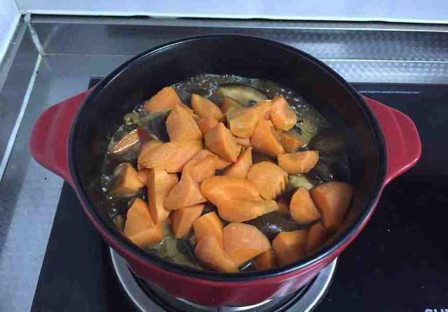  翻倍|它和鸡肉是“天生一对”，在家里经常这样吃，它们搭配营养翻倍！