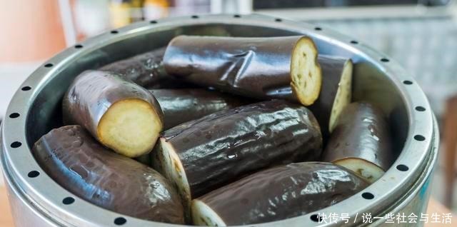 简单|教你在家晒茄子干，1次晒6斤不够吃，做法简单，放12个月不坏