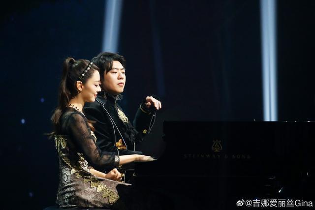 登场|郎朗小娇妻太可爱了!压轴登场综艺,吉娜现场学德国鸡打鸣!