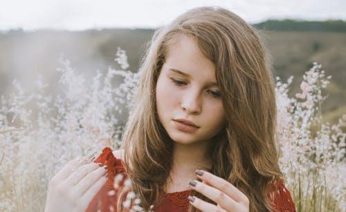  自觉|女人接触的男人多了，会不自觉有这些表现，很准