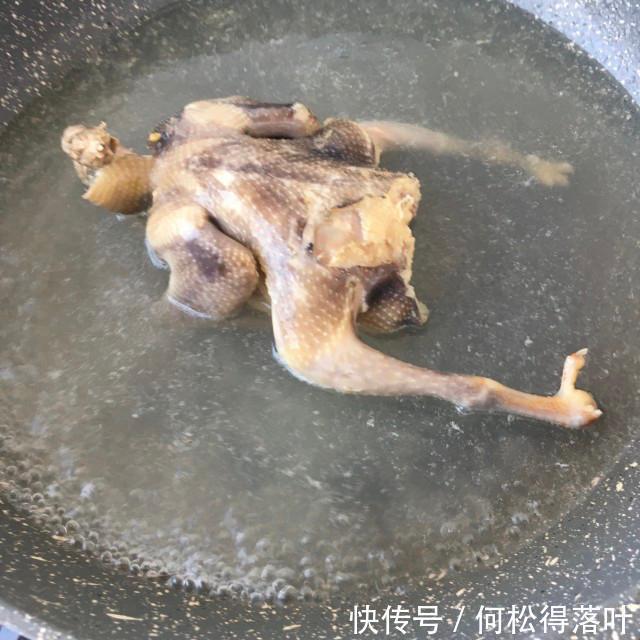 好喝|鲍鱼鸽肉丝瓜汤，营养丰富，鲜美好喝