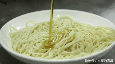 比买|想吃凉面不用买,从煮面到配料汁的过程全给你,比买的还好吃