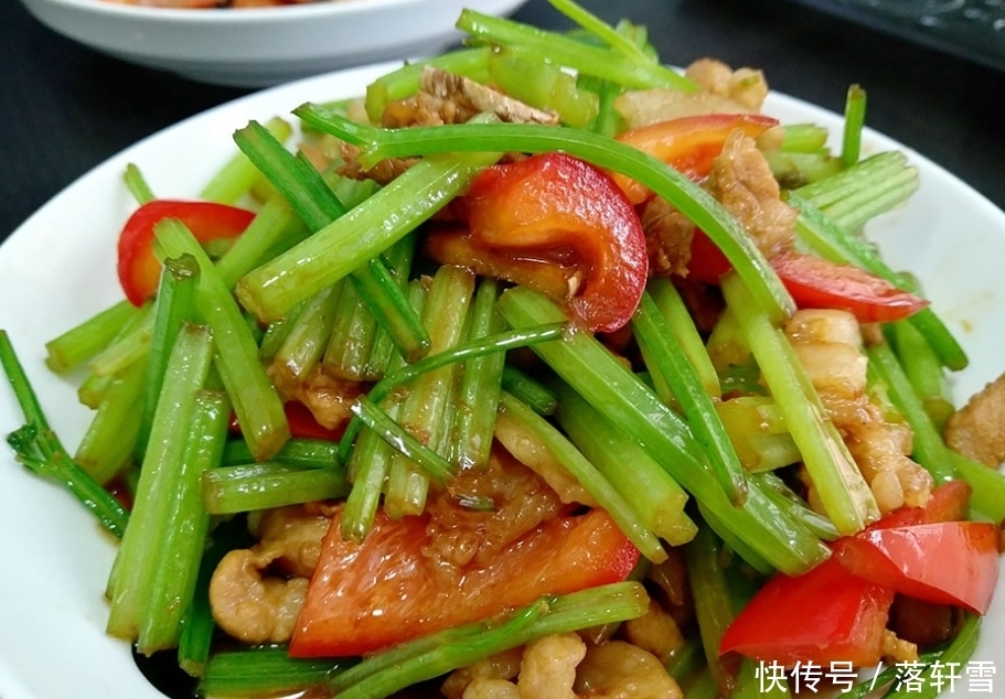 滑入|不管炒什么肉,别再加淀粉!大厨教你3招,肉质嫩滑入味,还不腥