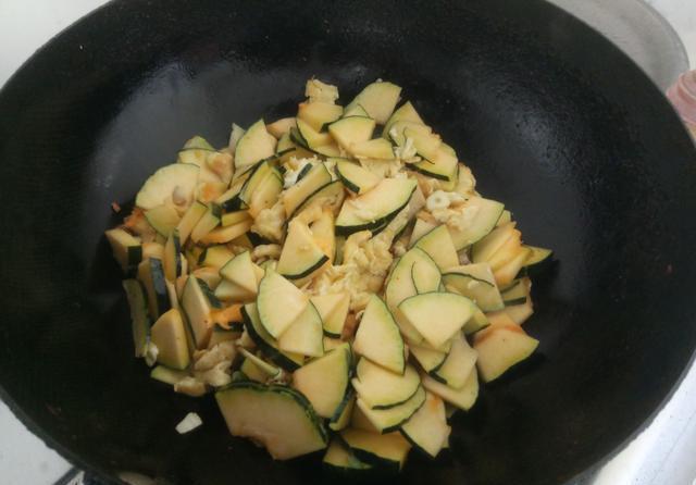 锅中|南瓜的经典做法!好吃的不要不要的!