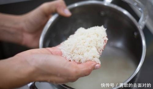 牢记|煮米饭，可不能直接放水煮！牢记3点，米饭软糯，粒粒分明