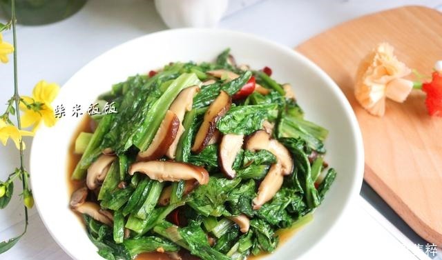 炒青菜|香菇和“它”是绝配,比炒青菜更脆爽,比炒肉更鲜香,吃不够!