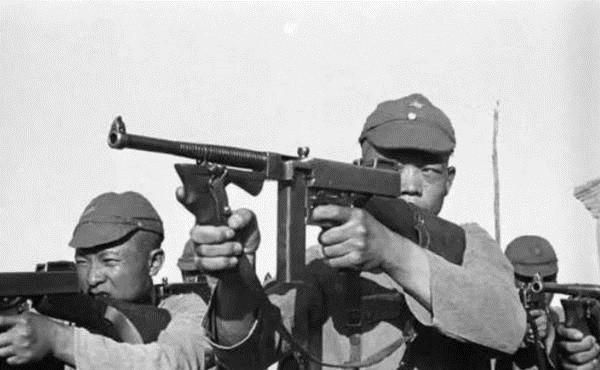  战士|只要“抗日剧”中抗日战士手里出现这两种枪，直接判定为“神剧”