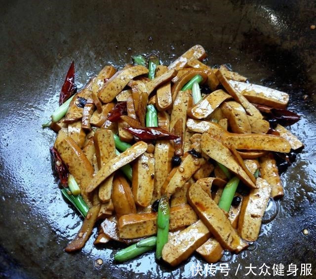超级|香干炒蒜苗,鲜香入味,超级下饭