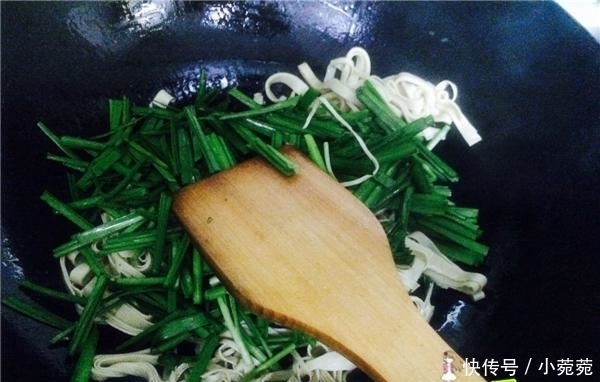 豆制品|春天炒蔬菜,给肠道洗个澡,吃多也不怕胖,没吃过的要试试
