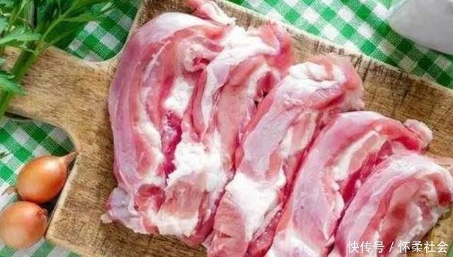 粤菜|外脆里嫩,蒜香味十足,教你做粤菜蒜香大骨头