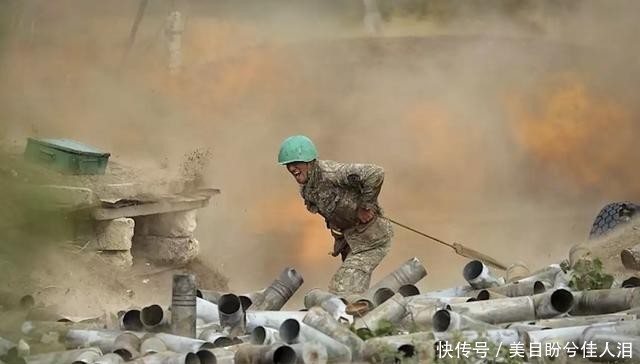 亚美尼亚|亚美尼亚战士死亡冲锋，放弃一切坦克步兵站着：决死一战生死搏杀