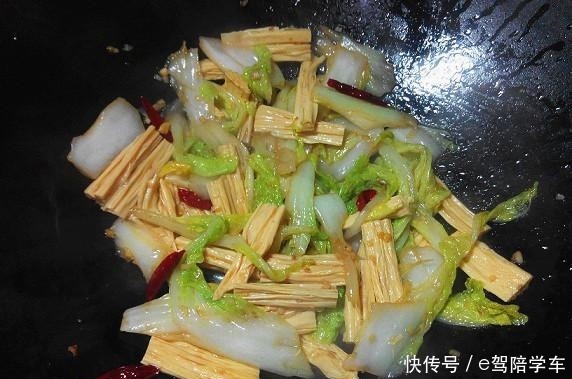 腐竹|要说好吃下饭,那还得是家常菜超简单的白菜腐竹,走起!