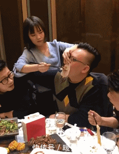 泡泡浴|“第一次在女友家洗泡泡浴,打开浴室门没想到...”画面太美不敢看,哈哈哈哈