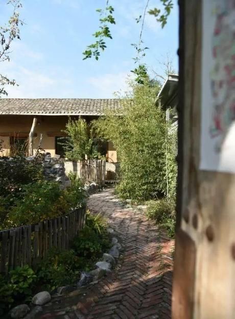 小院|20多岁的年龄差距,却把一个破烂的农家小院变成了“桃花源”
