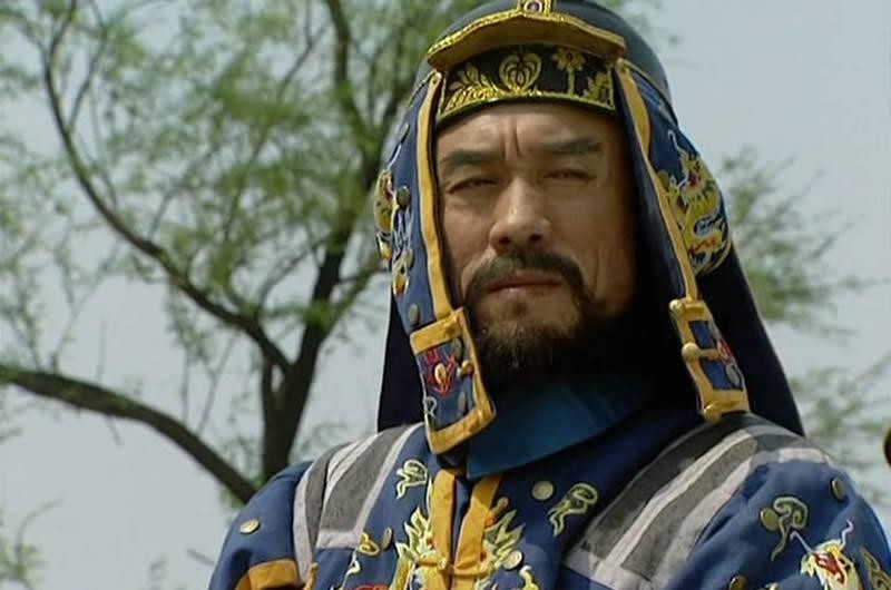 年羹尧|同样是汉族出身，岳钟琪的权力不比年羹尧小，为何雍正却放过了他