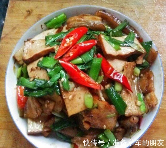 奶奶|做香干炒肉时,奶奶说加上这“1步”,咸香适口,软嫩回香