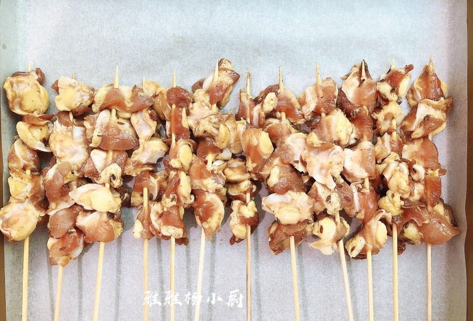  美滋滋|此肉有点贵，香脆可口，做法简单，一次做1斤，全家吃得美滋滋