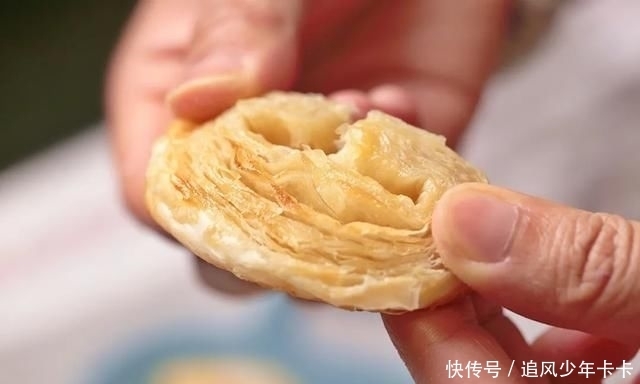  张手抓饼|早餐不想吃馒头+粥，只能喊你吃酥了，做法不外传