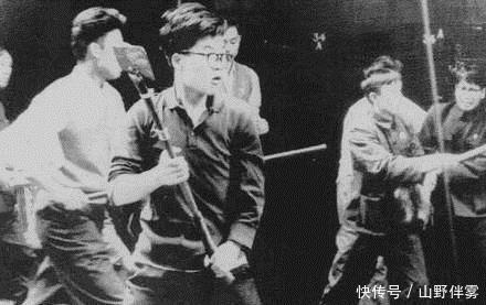 大圈帮们|大圈风云2000公里驱车送武器,只为8个字,越南帮急向警察求援