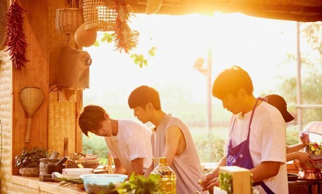 斗地主|向往的生活4败笔频现,嘉宾赶通告斗地主凑剧情,广告冲淡小怡然