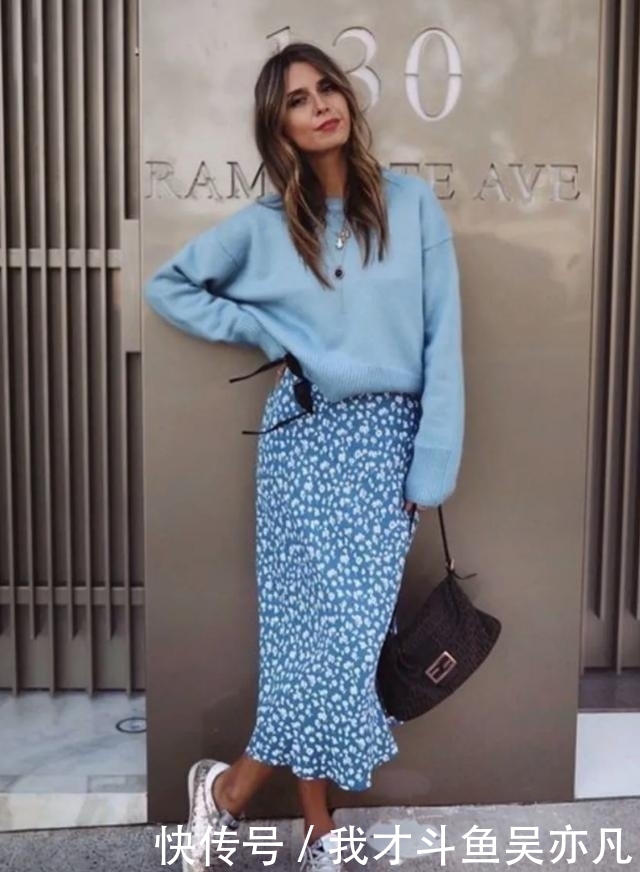 卫衣|卫衣+半裙=早秋最火混搭套路,时髦炸了