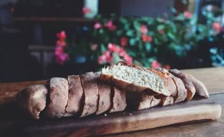 小院|20多岁的年龄差距,却把一个破烂的农家小院变成了“桃花源”