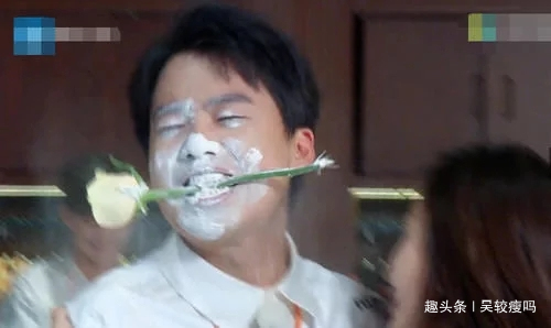 奔跑|《奔跑吧》郭麒麟叼过的玫瑰,又让张天爱叼,谁注意她叼的哪