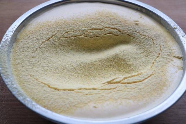 玉米面松饼|玉米面加5个鸡蛋,不加1滴油1滴水,又香又软,比发糕好吃10倍