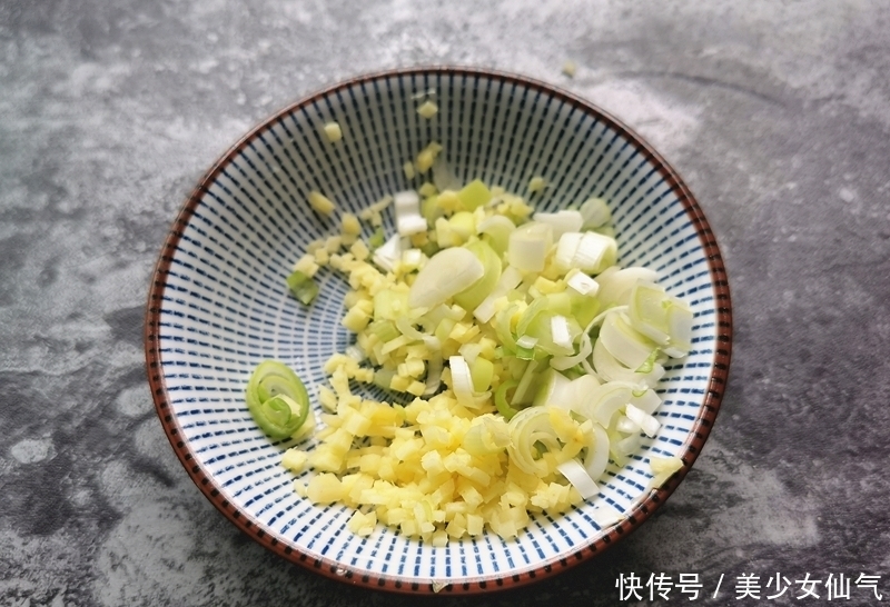 三伏天|三伏天,吃饭没胃口,试试这菜,香辣下饭,有它多吃一碗饭!