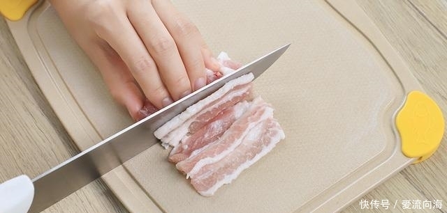 开胃|孩子不爱吃肉，把五花肉换一个做法，开胃又下饭，一顿能吃一碗饭