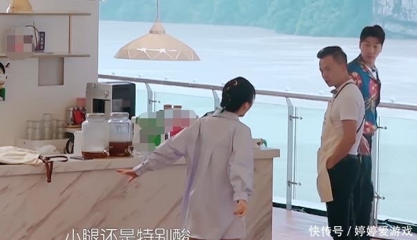 衣物|赵丽颖《中餐厅》暴露生活坏习惯,多次晚起床,房间邋遢衣物乱放