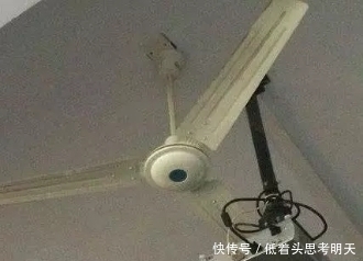 笑话|搞笑图片幽默段子笑话：兄弟你的力气真不小哦，想把塔踹倒啊