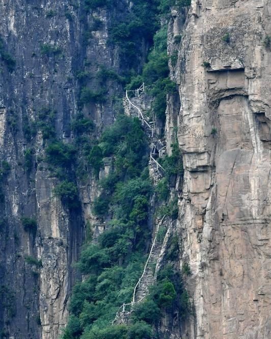  出门|中国“最深”的村庄，出门须爬10000级石阶，因一部电影而出名