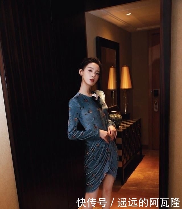 挑选|初入职场女生，如何挑选第一件“年会裙”？跟着明星这样穿，超美