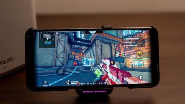  快速|270Hz采样率+144Hz刷新的新电竞手游利器ROG游戏手机3快速体验