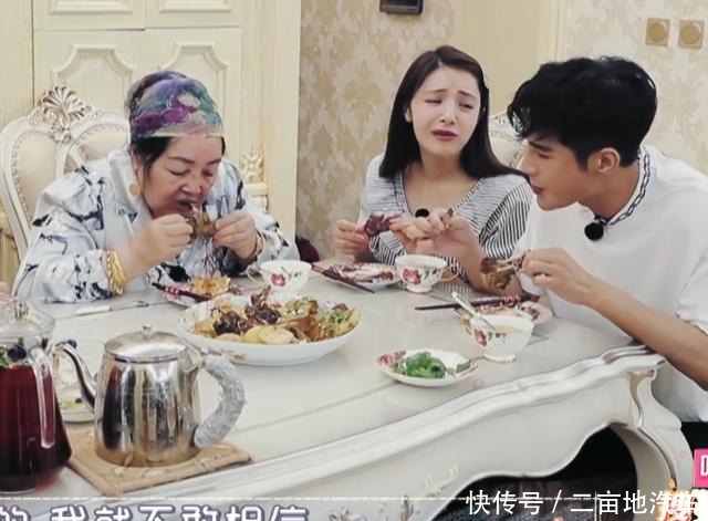 盛情款待|麦迪娜妈妈盛情款待婆婆,当早餐端上桌后,原谅我一口也吃不下