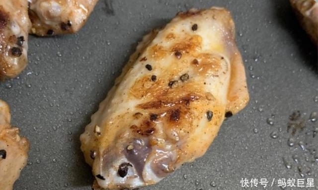  技巧|这样煎鸡翅，皮脆肉嫩无腥味！大厨教你7大技巧，煎出完美鸡翅！