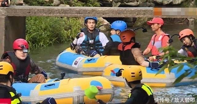 单手|下期《天天》要火,王一博上演单手抓方向盘,谭松韵和俩哥也来了