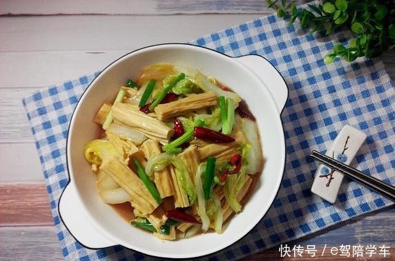 腐竹|要说好吃下饭,那还得是家常菜超简单的白菜腐竹,走起!