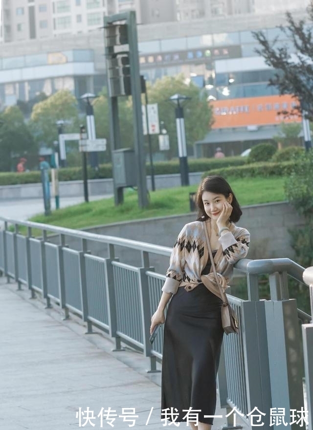 单品|女性最爱单品,连衣裙的3种搭配方式,每一种都精致又大气