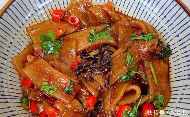  鲜爽|葱油酸辣宽粉（教你一道鲜爽可口、好吃过瘾的美味小吃）。