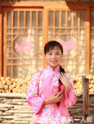 王二妮|王二妮,曾在《星光大道》拿到冠军走红,如今甘愿在农村过日子