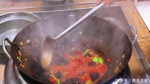  红烧肉|1个茄子、2个番茄，隔天就要吃1回，拿红烧肉都不换，又香又解馋