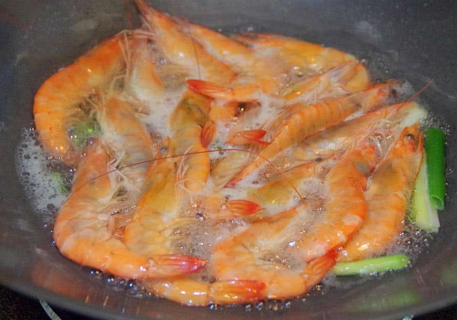  点困难|不论煮什么虾，直接下锅就错了！水里加点“它”，虾肉不柴不腥