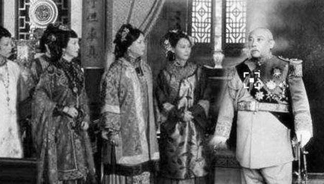  老头|袁世凯最大的一次危机，一夜之间“须发尽白”，俨然成八十岁老头