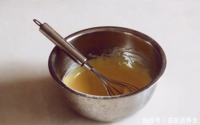 拔丝|网红拔丝蛋糕,教你在家轻松做,松软香甜,掰开就拔丝